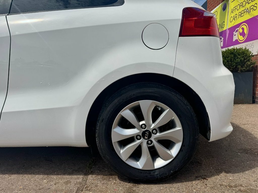 Kia RIO 1.3L Sr7 White #5