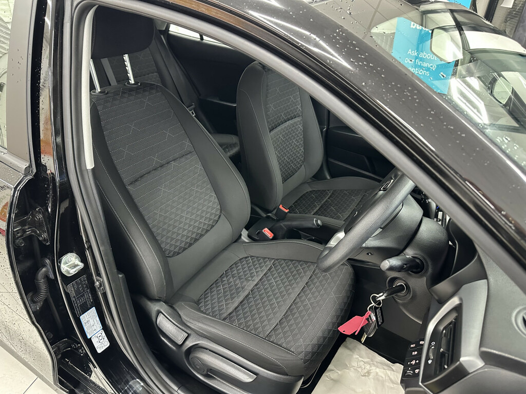 Kia RIO 1 SXZ6821 Black #2