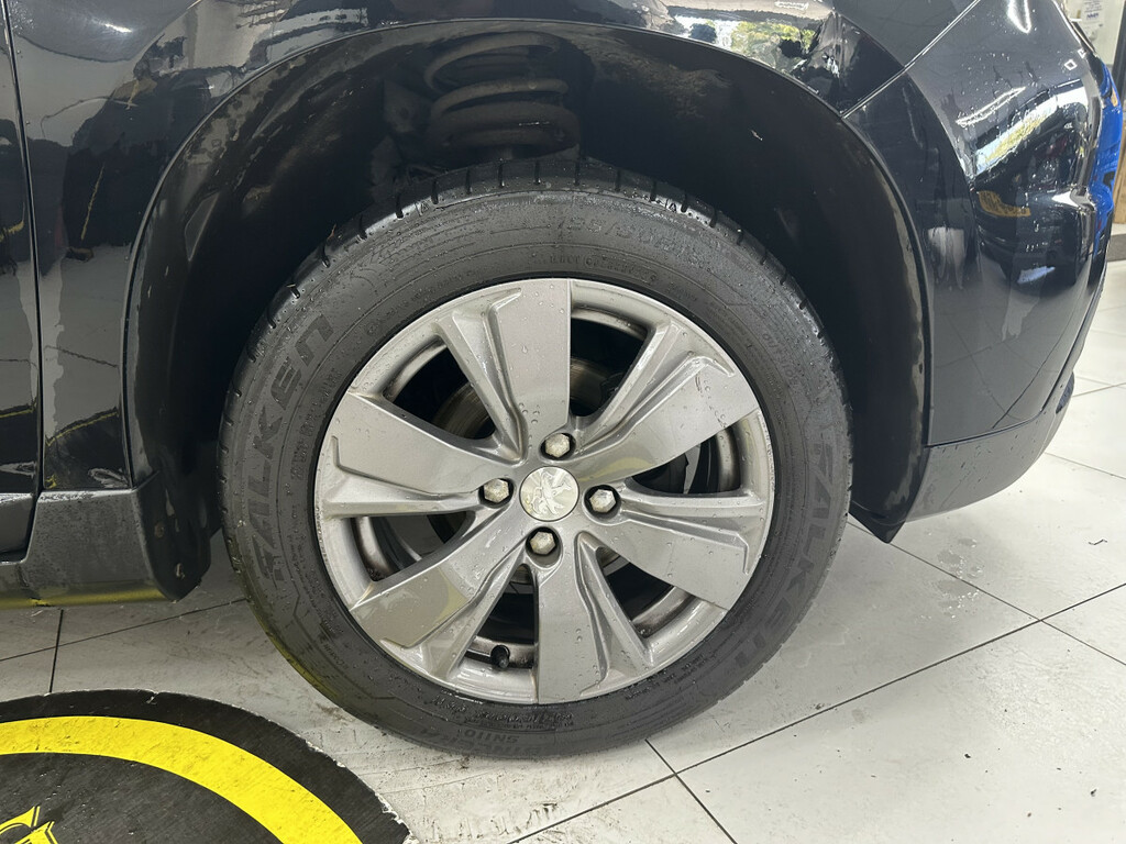 Peugeot 2008 1.2 Puretech Active KV17JPJ Black #5