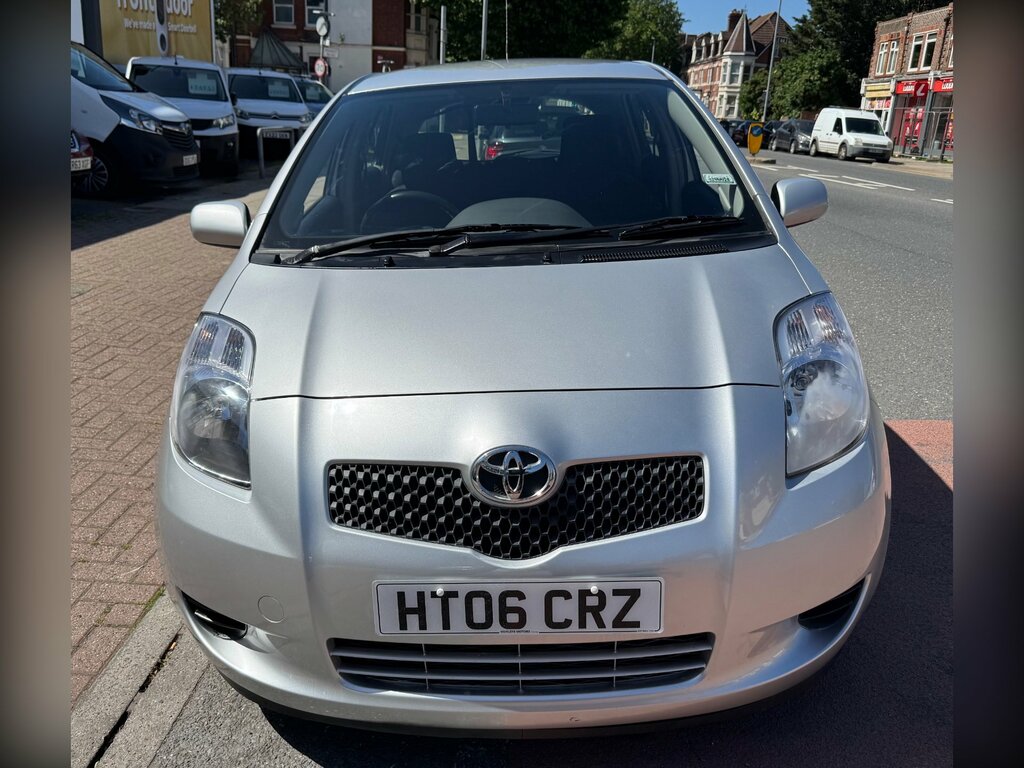 Toyota Yaris 1.4 D-4d T3 Multimode Silver #2
