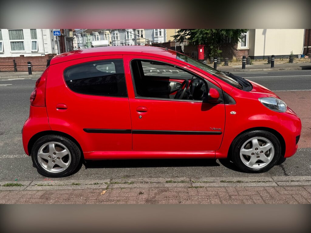 Peugeot 107 1.0 12V Verve Hatchback Euro 4 Red #4