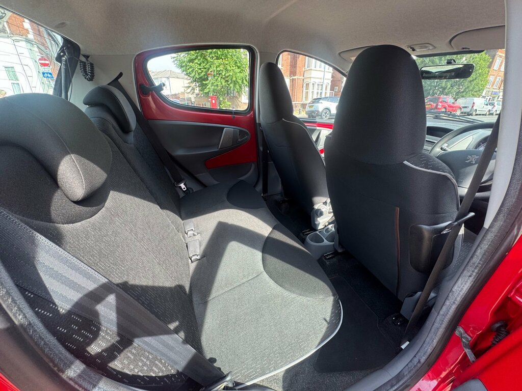 Peugeot 107  White #9