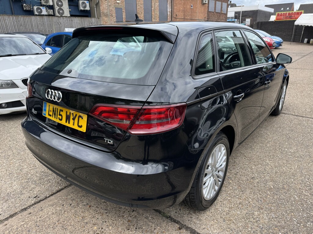 Audi A3 1.6 Tdi 110 Sport Black #7