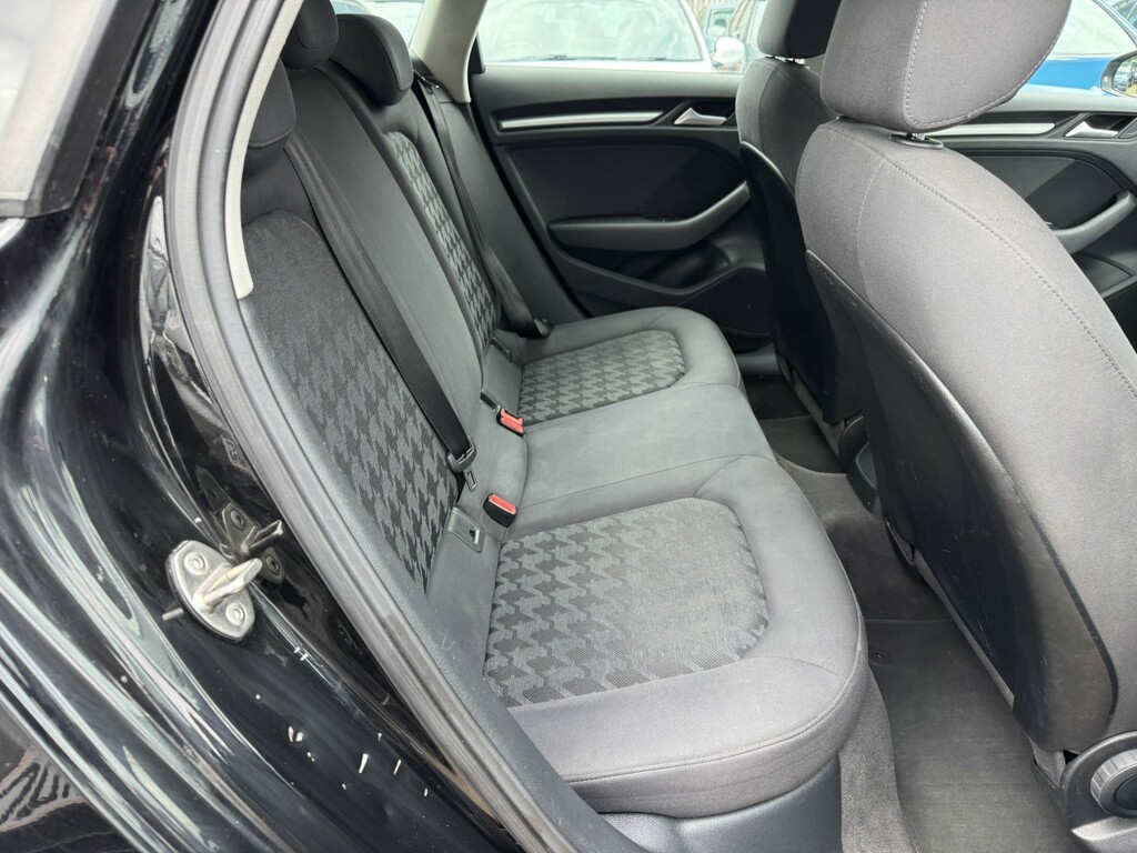 Audi A3 1.6 Tdi 110 Sport Black #12