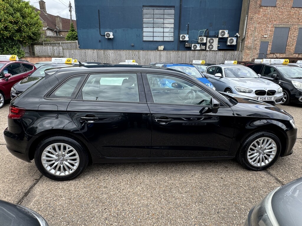 Audi A3 1.6 Tdi 110 Sport Black #8