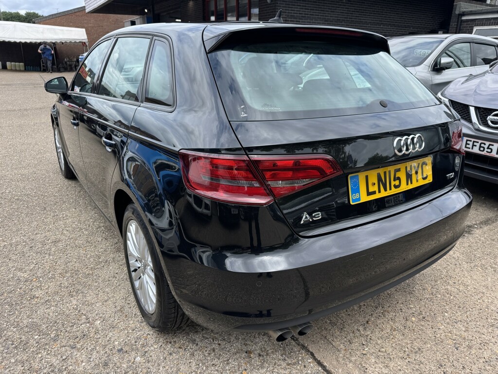 Audi A3 1.6 Tdi 110 Sport Black #5