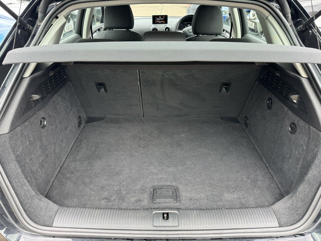 Audi A3 1.6 Tdi 110 Sport Black #14