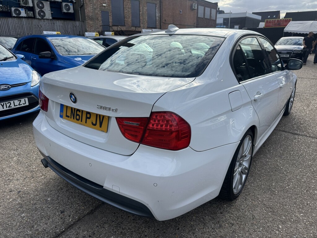 BMW 3 Series 2.0 318D M Sport White #4