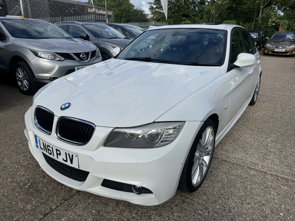 BMW 3 Series 2.0 318D M Sport White #2