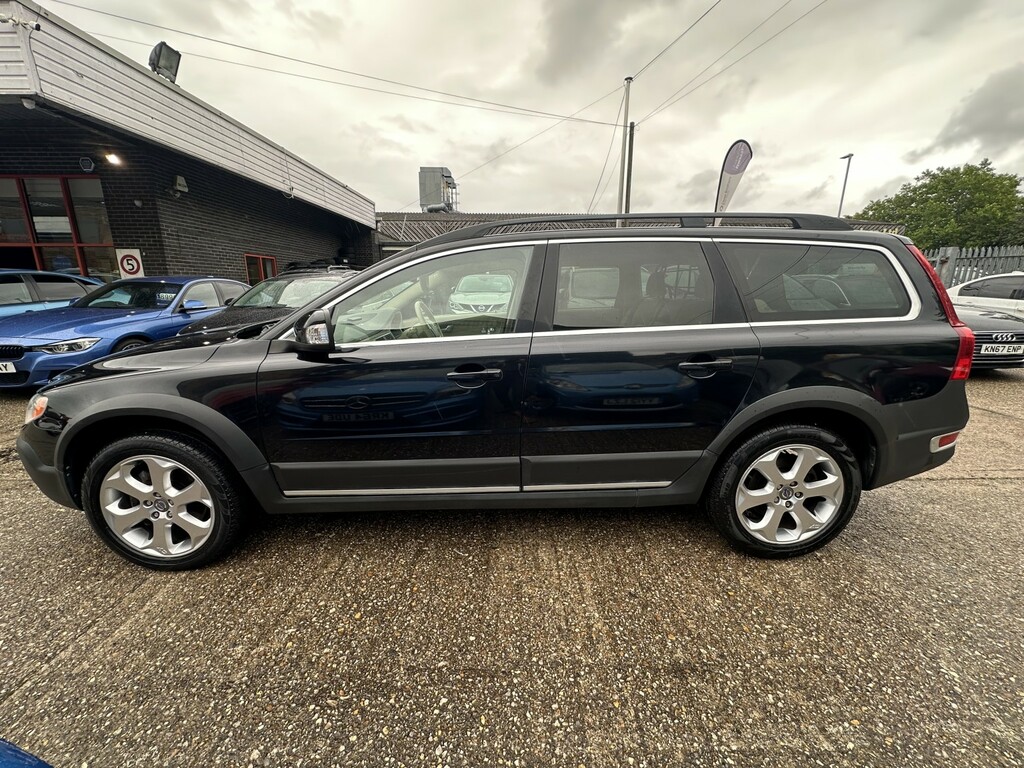 Volvo XC70 2.4 D5 Se Lux 2011 Black #4