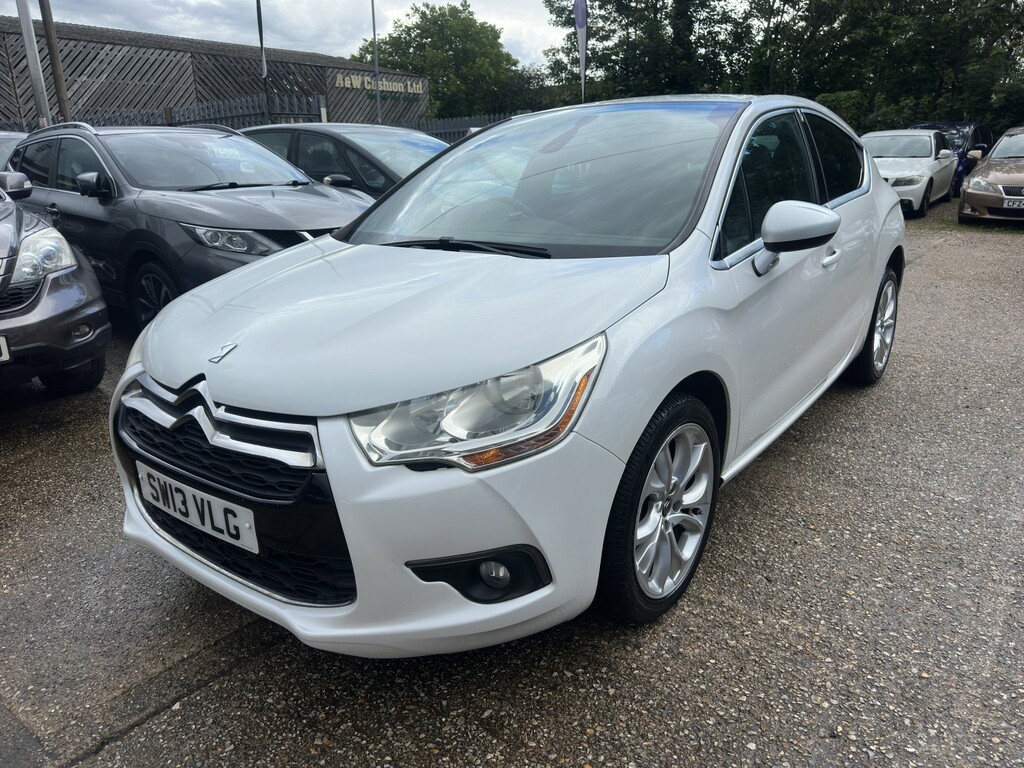Citroen DS4 1.6 E-hdi Airdream Dstyle White #3