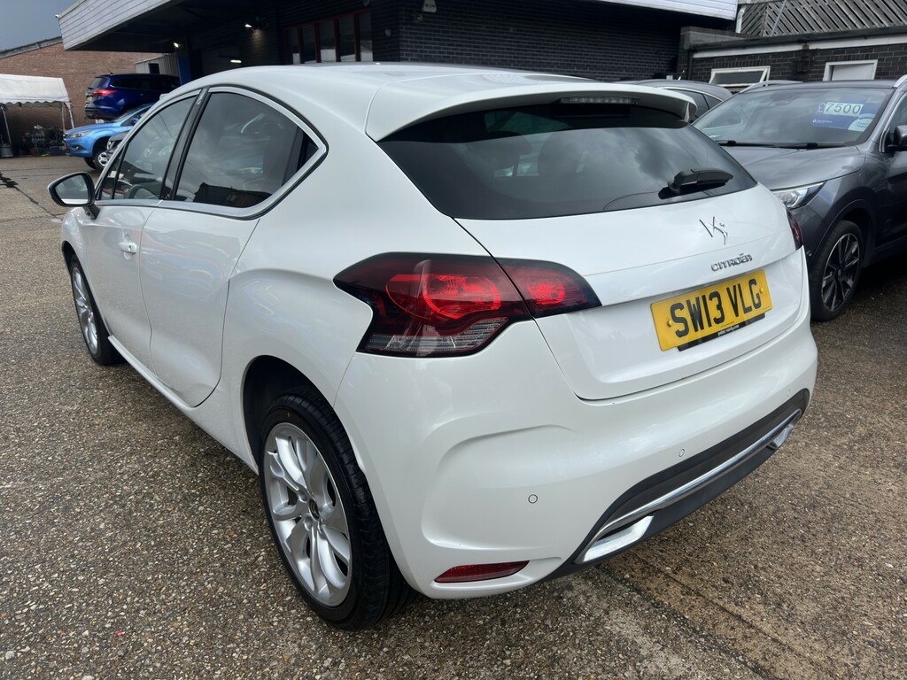 Citroen DS4 1.6 E-hdi Airdream Dstyle White #5