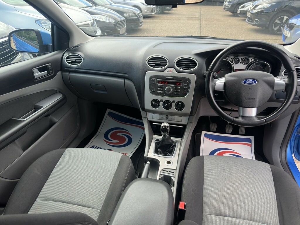 Ford Focus 1.6L Zetec 100 Bhp Blue #11