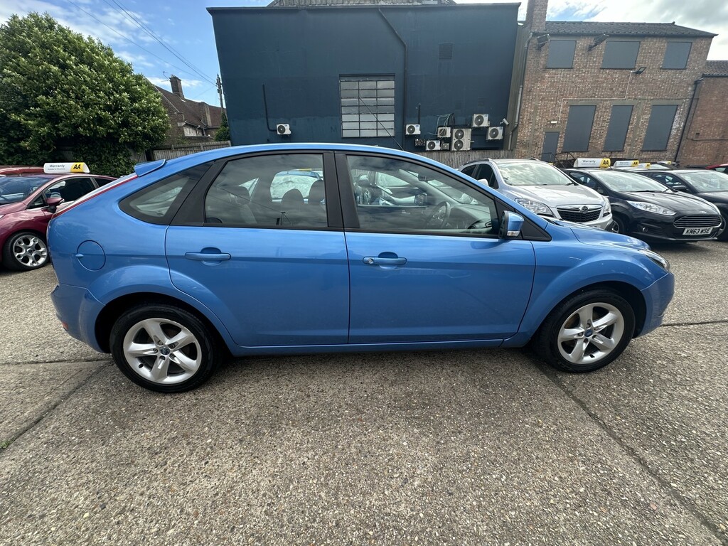 Ford Focus 1.6L Zetec 100 Bhp Blue #8