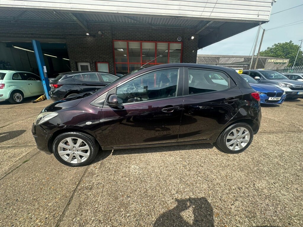 Mazda 2 1.5 Ts2 2011 Red #2