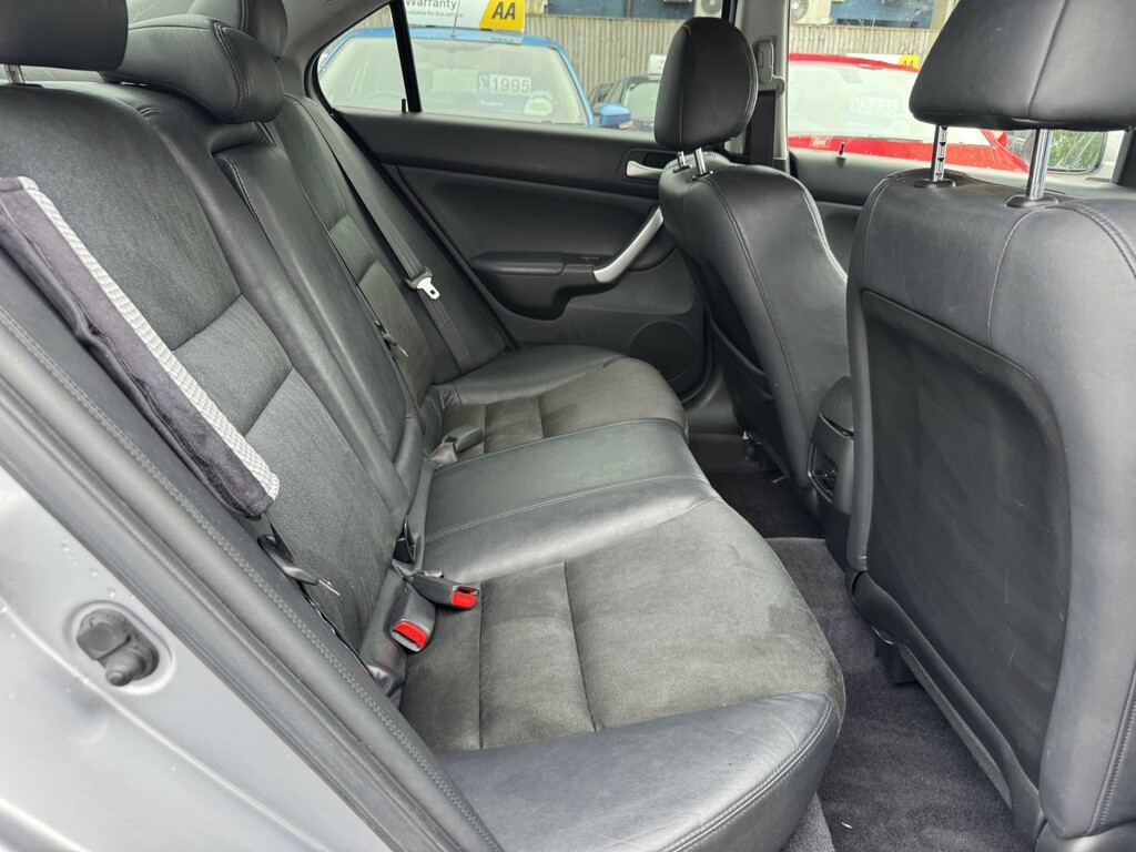 Honda Accord 2.0Vtec Executive Black #8