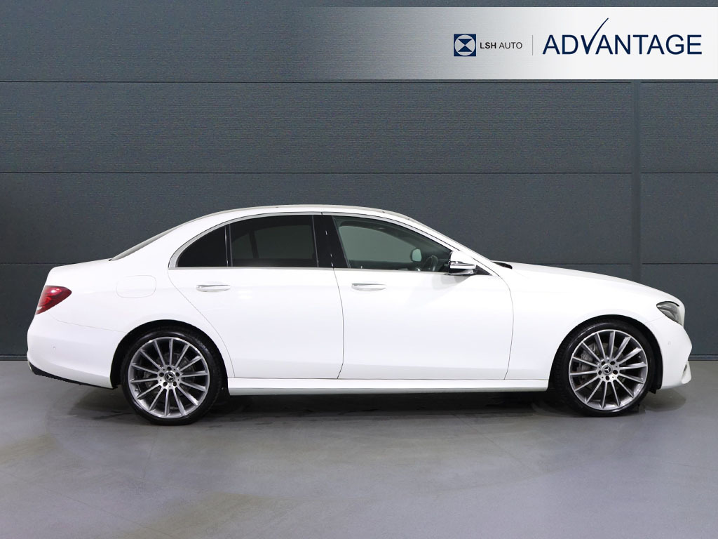 Mercedes-Benz E Class E220d Amg Line Premium Plus 9G-tronic DK68RXB White #3