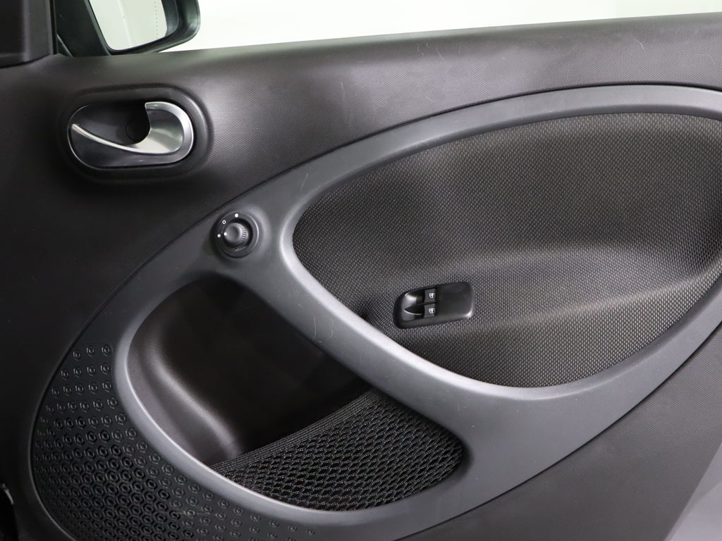 Smart Forfour 60Kw Eq Exclusive 17Kwh 22Kwch 2022 Black #26