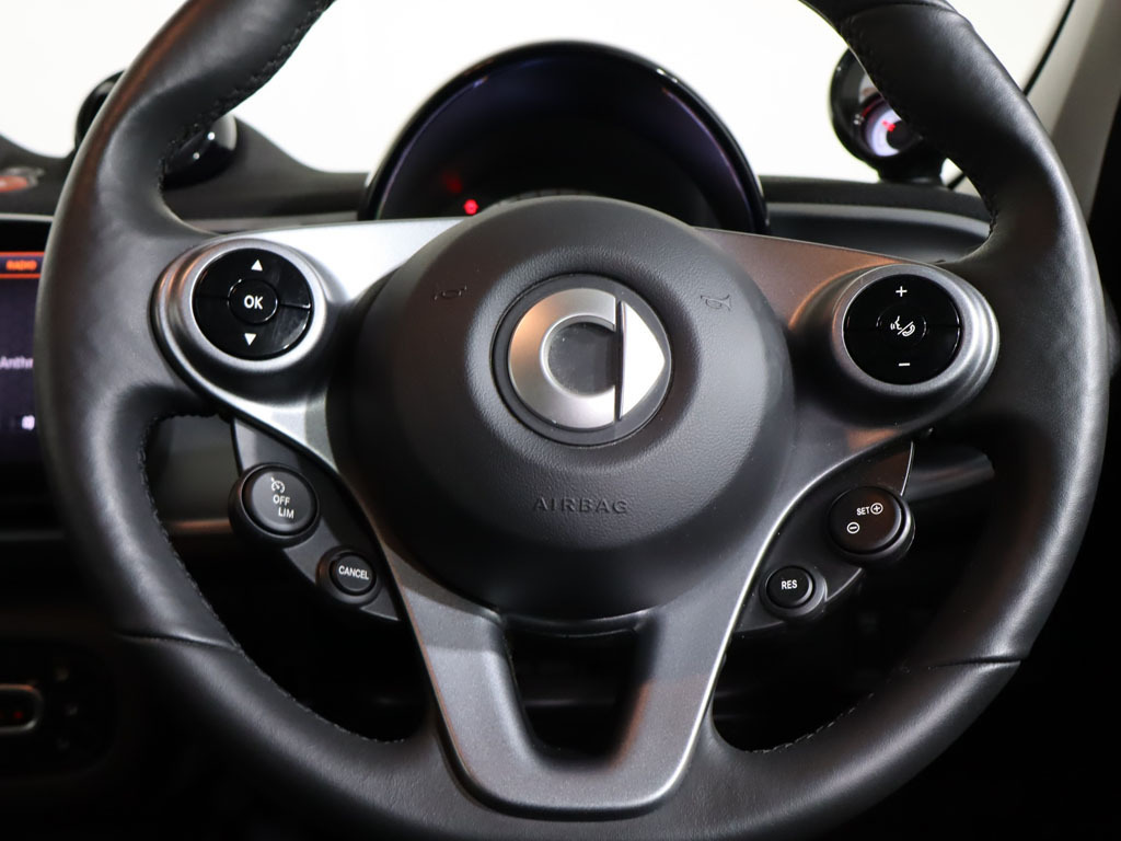Smart Forfour 60Kw Eq Exclusive 17Kwh 22Kwch 2022 Black #22