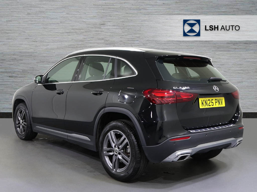 Mercedes-Benz GLA Class Gla 180 Sport Edition KN25PNV Black #2
