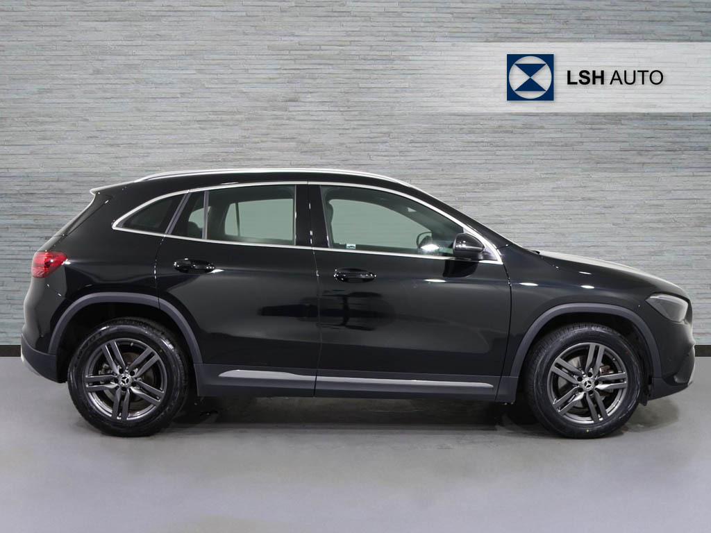 Mercedes-Benz GLA Class Gla 180 Sport Edition KN25PNV Black #3