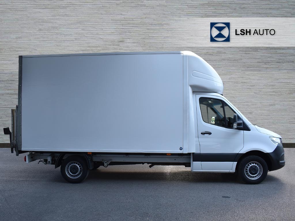 Mercedes-Benz Sprinter 3.5T Progressive Luton Van With Tail Lift White #2