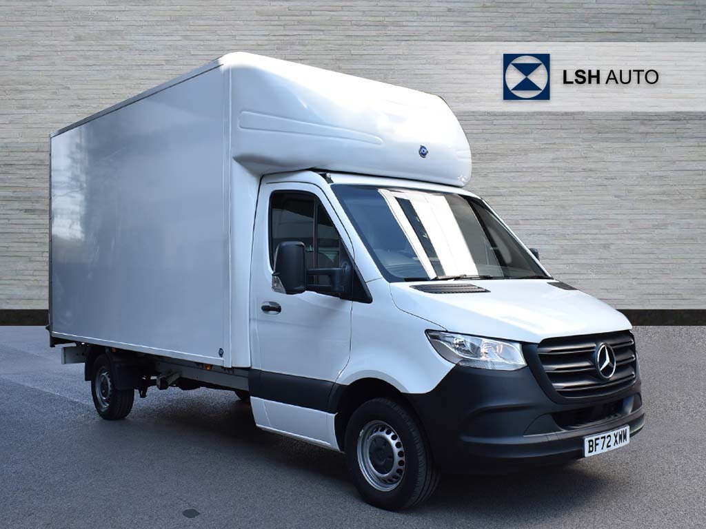 Mercedes-Benz Sprinter 3.5T Progressive Luton Van With Tail Lift White