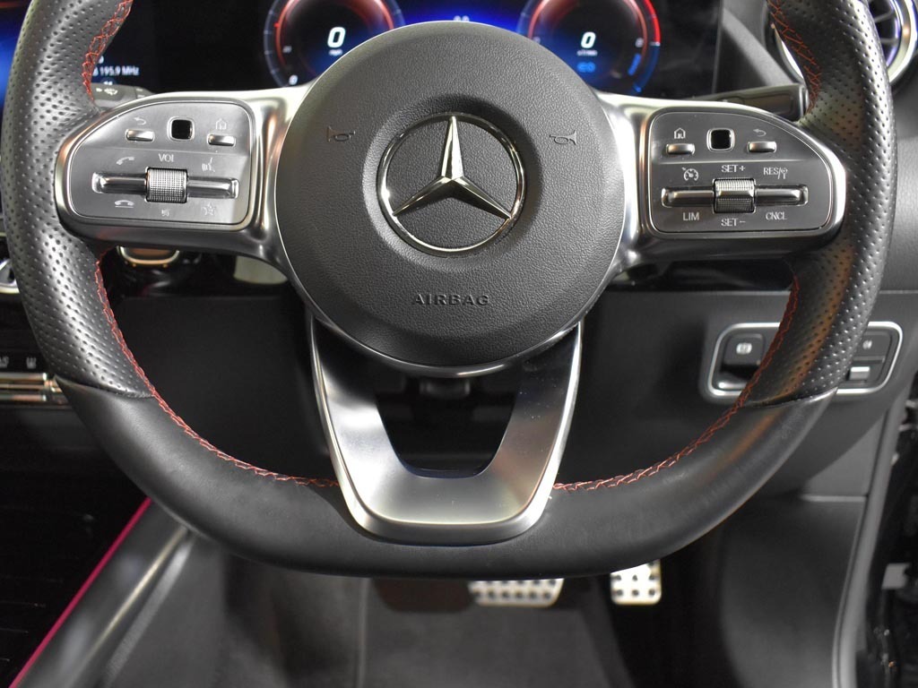 Mercedes-Benz GLA Class Gla 180 Amg Line Premium Plus Silver #24
