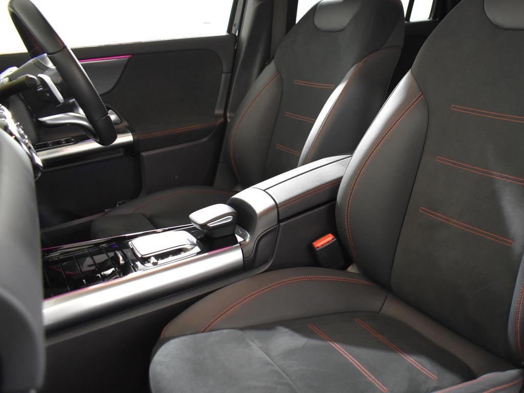 Mercedes-Benz GLA Class Gla 180 Amg Line Premium Plus Silver #15