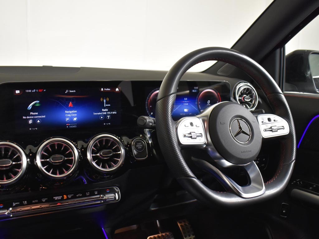 Mercedes-Benz GLA Class Gla 180 Amg Line Premium Plus Silver #21