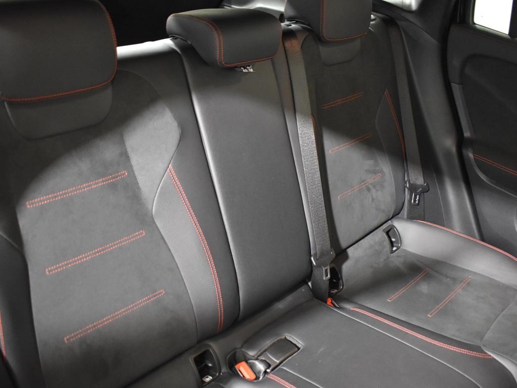 Mercedes-Benz GLA Class Gla 180 Amg Line Premium Plus Silver #12
