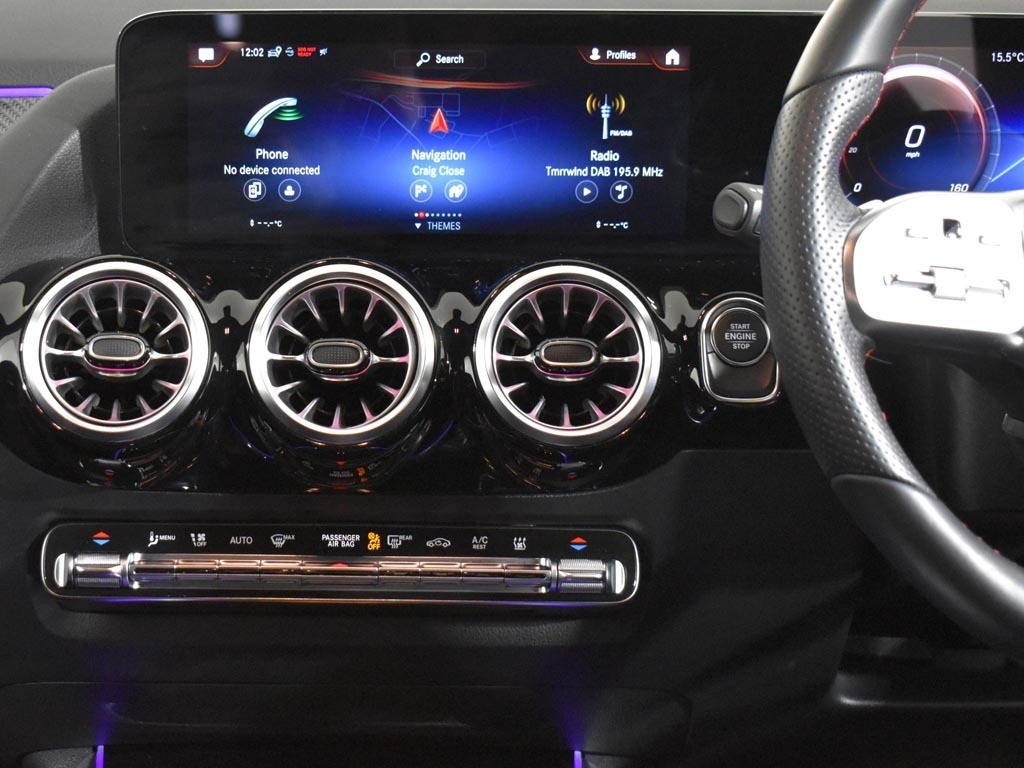 Mercedes-Benz GLA Class Gla 180 Amg Line Premium Plus Silver #22