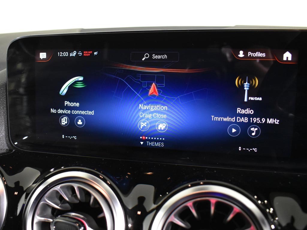 Mercedes-Benz GLA Class Gla 180 Amg Line Premium Plus Silver #28