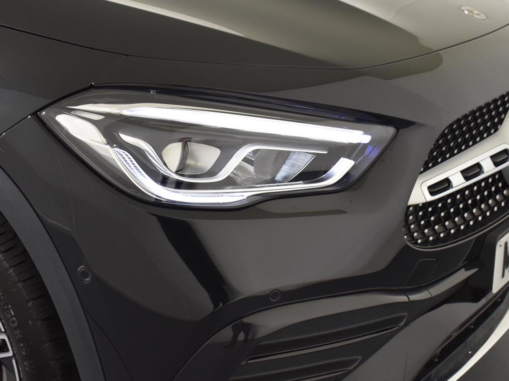 Mercedes-Benz GLA Class Gla 180 Amg Line Premium Plus Silver #7