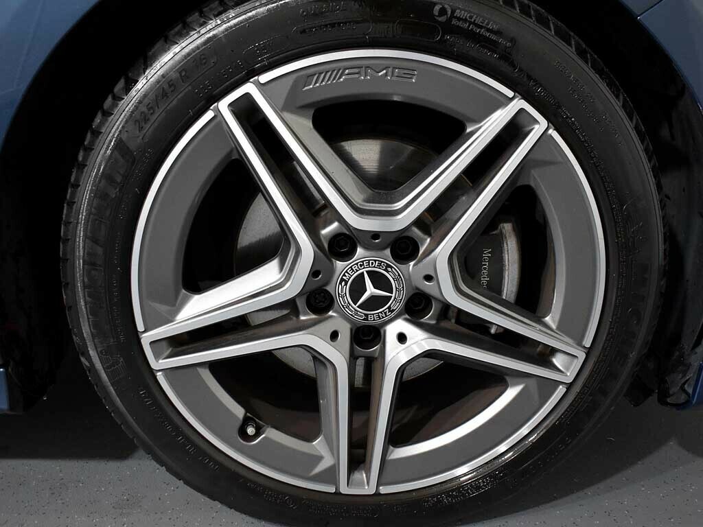 Mercedes-Benz A Class 1.3 A 250 E Amg Line Premium 259 Bhp Black #8