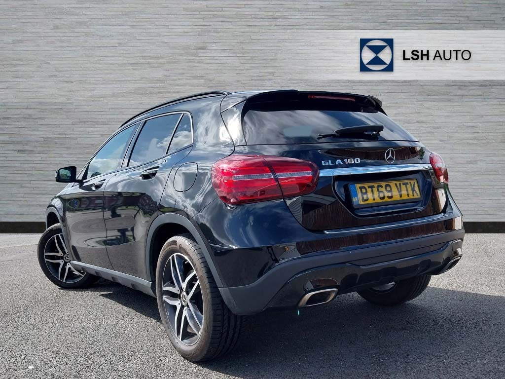 Mercedes-Benz GLA Class Gla 180 Urban Edition Black #3