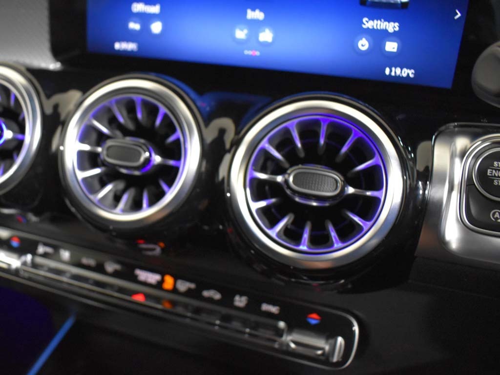 Mercedes-Benz GLB Class 200 Exclusive Launch Edition 7G-tronic Grey #33