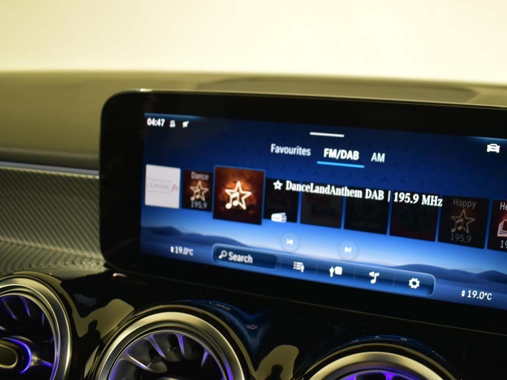 Mercedes-Benz GLB Class 200 Exclusive Launch Edition 7G-tronic Grey #30
