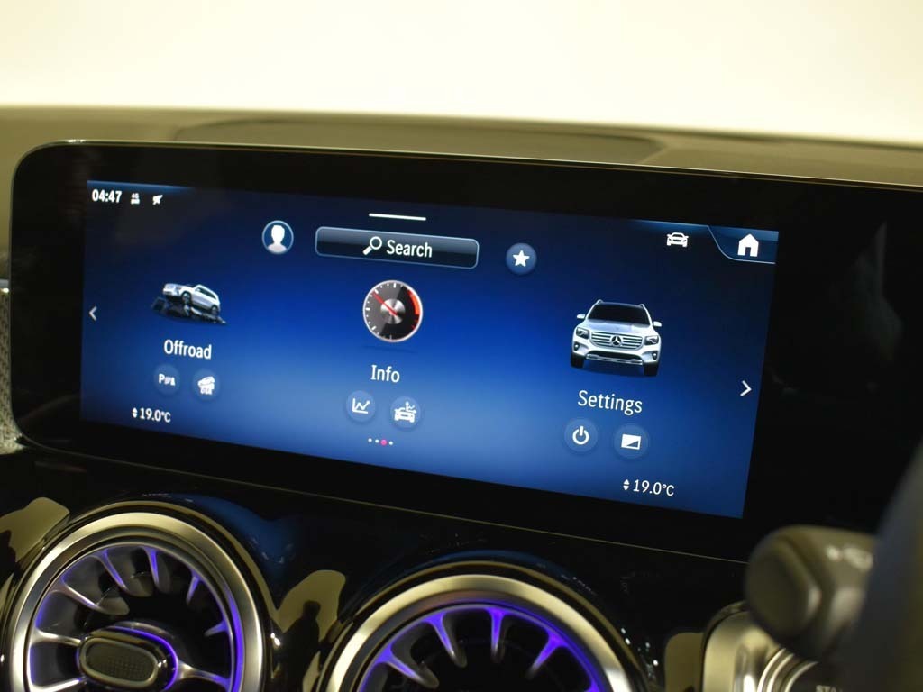 Mercedes-Benz GLB Class 200 Exclusive Launch Edition 7G-tronic Grey #32