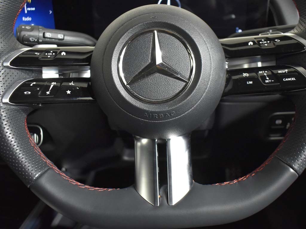Mercedes-Benz GLB Class 200 Exclusive Launch Edition 7G-tronic Grey #24