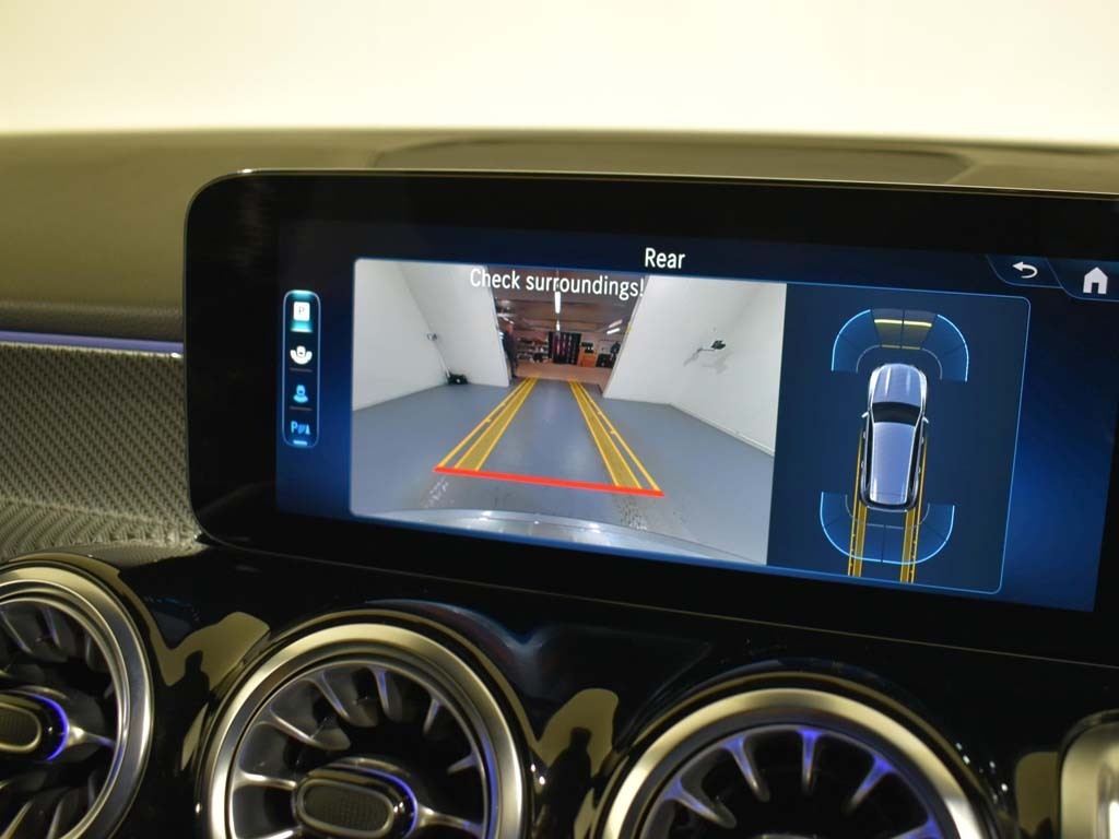 Mercedes-Benz GLB Class 200 Exclusive Launch Edition 7G-tronic Grey #29