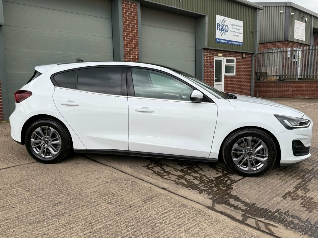 Ford Focus 1.5 Ecoblue Titanium Hatchback Eur EF22XCR White #5