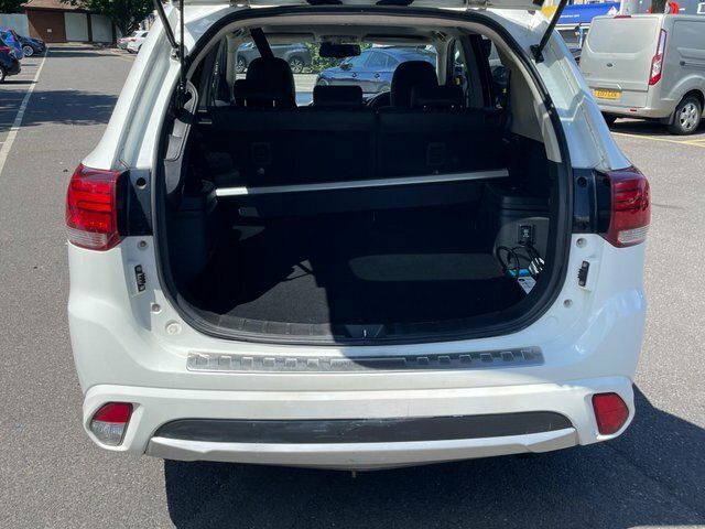 Mitsubishi Outlander Estate Grey #17