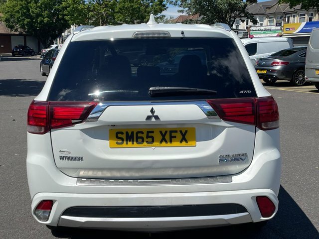 Mitsubishi Outlander Estate Grey #7