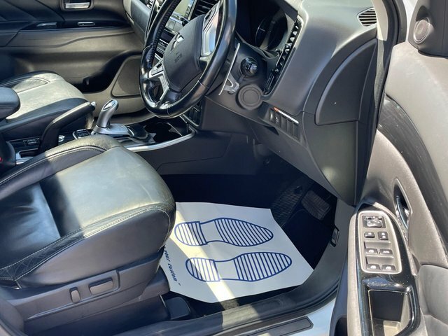 Mitsubishi Outlander Estate Grey #15