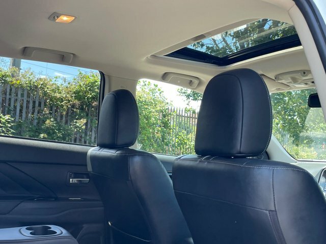 Mitsubishi Outlander Estate Grey #16