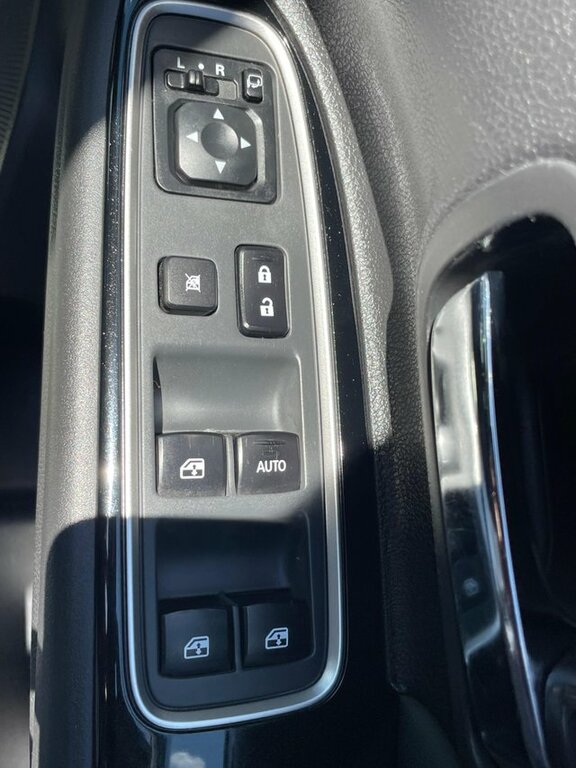 Mitsubishi Outlander Estate Grey #20