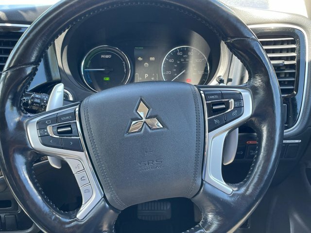Mitsubishi Outlander Estate Grey #25