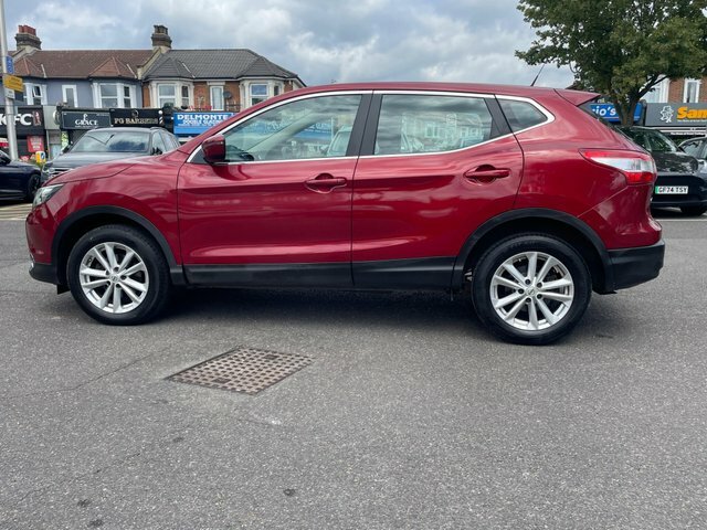 Nissan Qashqai 1.2 Dig-t Acenta 2Wd Red #6