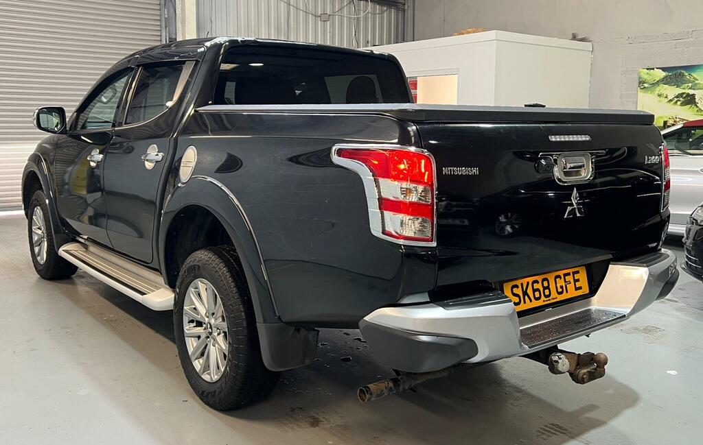 Mitsubishi L200 Dc Barbarian Black #2
